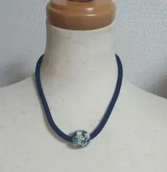 ☆花柄 陶器 ビーズ ネイビー ネックレス