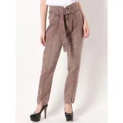 テーパードデニムパンツ （ブラウン）