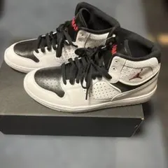 Jordan ホワイト/ブラック ハイカットスニーカー