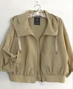 wcloset ベージュ ブルゾン　羽織り　七分袖　ゆったり大きめフード付きのサムネイル
