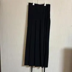 ギャルソン(黒のプリーツロングスカート) 巻きスカート風のサムネイル