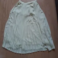 美品　ユニクロ　ロングスカート　プリーツ　うすい黄色