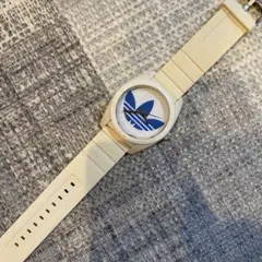adidas アディダス 腕時計　ホワイト