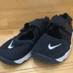 Nike メッシュサンダル 黒　エアリフト15センチ