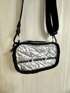 adidas ミニエアライナー ショルダーバッグ