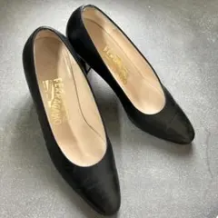 Salvatore Ferragamo ブラックパンプス　6cmヒール