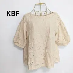 KBF レースブラウス パフスリーブ アイボリー F 幾何学模様