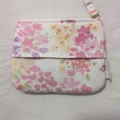ローラアシュレイ　ティシュケースつきポーチのサムネイル