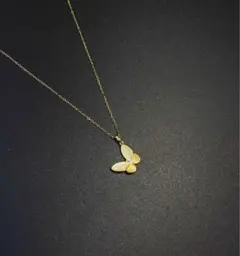 蝶 ネックレス