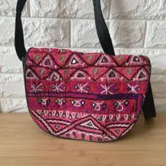 刺繍入りカジュアルサコッシュ