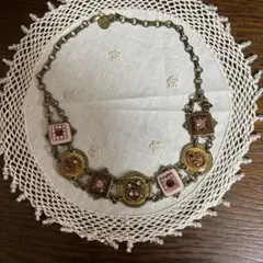 ヴィンテージ風装飾ネックレス