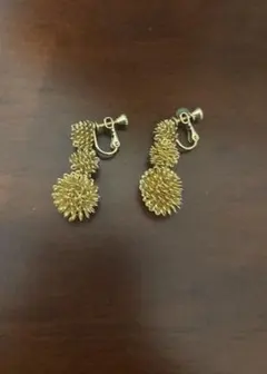 アネモネ　ゴールドイヤリング