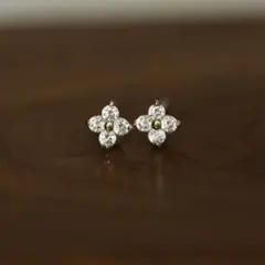 S925 レディースピアス 両耳 ゴールド フラワーモチーフ