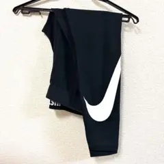 Nike ブラック レギンス ロゴ入り　レディースのサムネイル