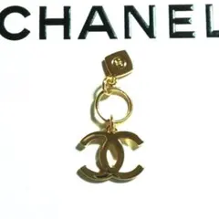 CHANEL ゴールドロゴチャーム