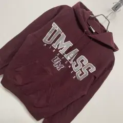 【Champion】UMass Minutemen カレッジロゴ プルパーカー