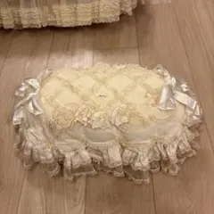 さえらアキアカネのフリル付き花柄テーブルクロス さえらアキアカネのフリル付き花柄テーブルクロス