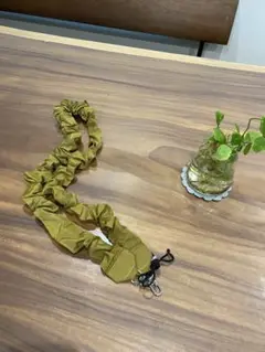 オリーブグリーン サテンショルダーストラップ