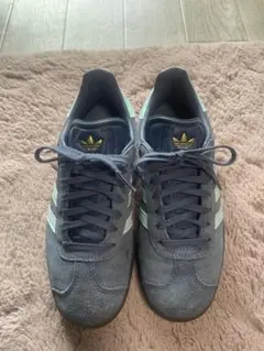 アディダス オリジナルスのガゼル（Gazelle）スニーカー