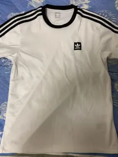 アディダス　リンガーTシャツ