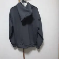 GU 上質フード付きパーカー