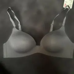 UNIQLO ワイヤレスブラ 3Dホールド グレー AB 75/80