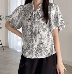 ボウタイブラウス