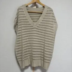 新品透かしデザインベスト　アイボリー色　匿名配送