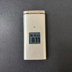 京セラ au KYF41 折りたたみカンタンケータイ IMEI制限〇 - メルカリ