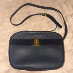 Ferragamo フェラガモ ネイビー スエード ショルダーバッグ