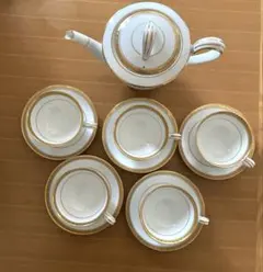 【ノリタケ】ティーカップ・ソーサーセット（5客）とティーポット