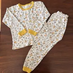 キッズ　長袖　パジャマ上下　120cm程度