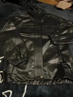 ブラックレザー風ジャケット フード付き
