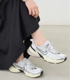 NIKE ナイキ V2K RUN 25cm