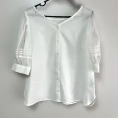 ホワイト VとUネック　2way パフスリーブ シャツ　シフォンボリューム袖