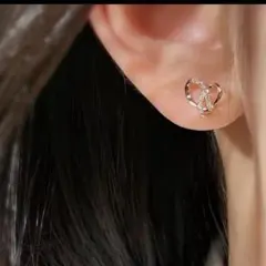 ハートピアス ゴールド キラキラ 上品 韓国 可愛い 新品未使用 高見え