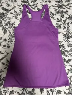 Under Armour 紫 タンクトップ