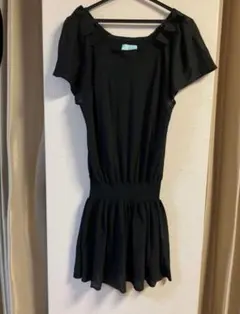 カットソー　ブラック　黒　チュニック　フレア