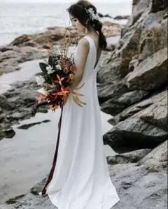 エレガント Vネック ホワイト ウェディングドレス