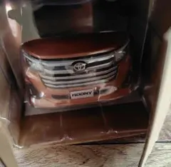 トヨタ ルーミー ミニカー オレンジのサムネイル