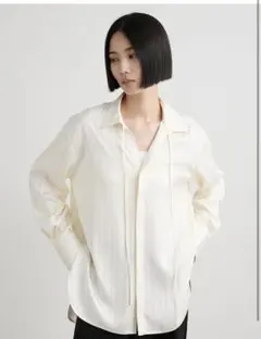 MIESROHE アシンメトリーツイストシャツ　シャツのサムネイル