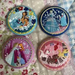 ディズニー刺繍ピンバッジ4個セット