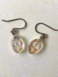 ヴィンテージトップのハンドメイドピアス　花 オーロラ　希少　アンティーク