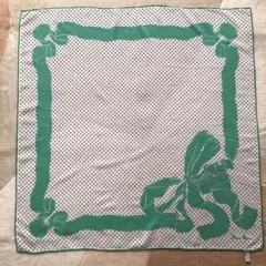 ニナリッチ　シルクスカーフ