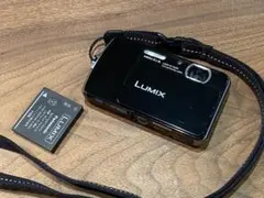 Panasonic LUMIX DMC-FP7オールドコンデジ本体とバッテリーのサムネイル