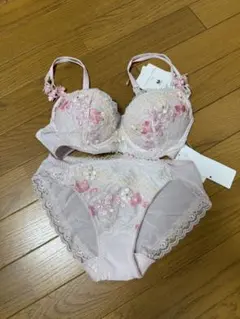 c*a様 お値下げ中F65ワコール パルファージュ ブラ&ショーツ キャミソール 2025年最新】ワコールパルファージュ＃PARFAGE＃wacoalブラf65