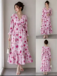 スーパービューティー♡ 薔薇柄Vネックストレッチワンピース♪ - メルカリ