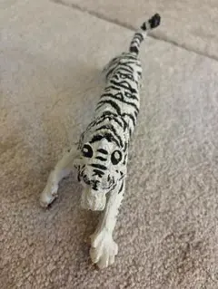 ホワイトタイガーフィギュア