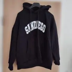 SAN DIEGO プリント 黒 パーカー