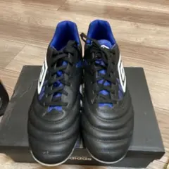 Umbro サッカーシューズ ブラック/ブルー